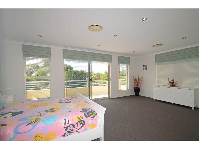 8 Gilgandra Close, Reedy Creek QLD 4227