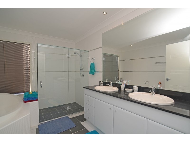 8 Gilgandra Close, Reedy Creek QLD 4227
