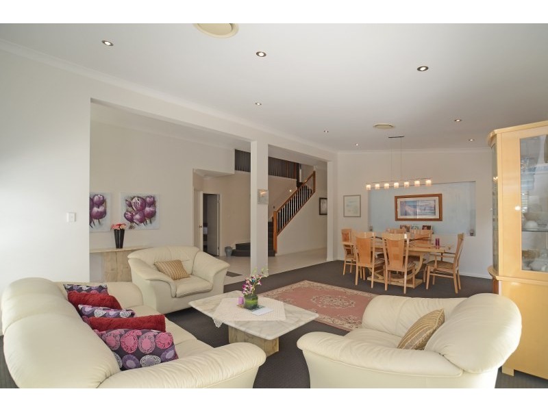 8 Gilgandra Close, Reedy Creek QLD 4227