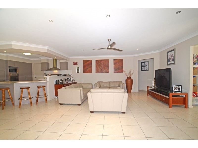 12 Peregrine Street, Reedy Creek QLD 4227
