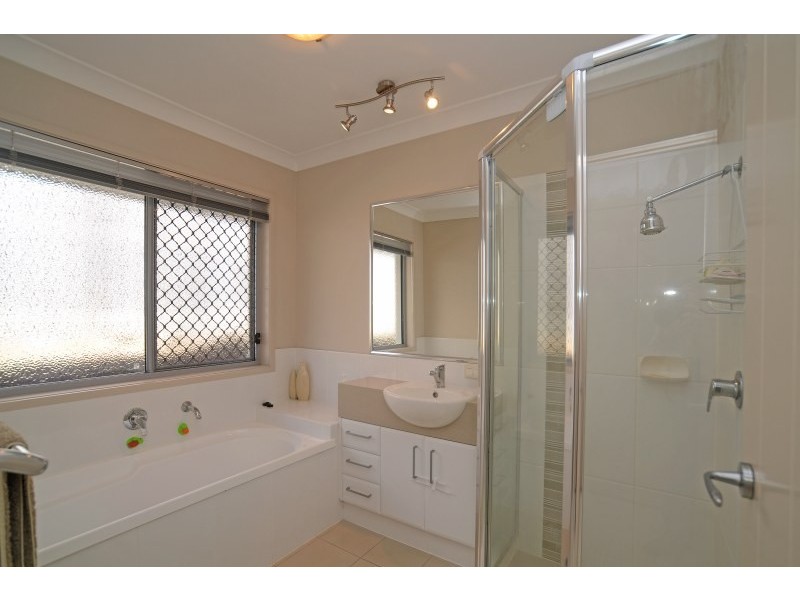 12 Peregrine Street, Reedy Creek QLD 4227