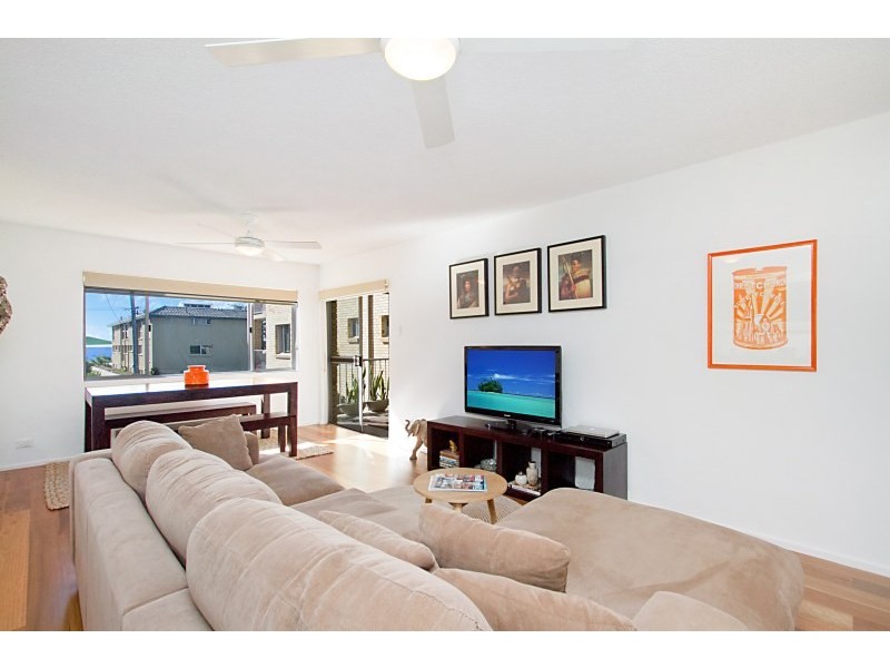 9/2 Nagel Avenue, Miami QLD 4220