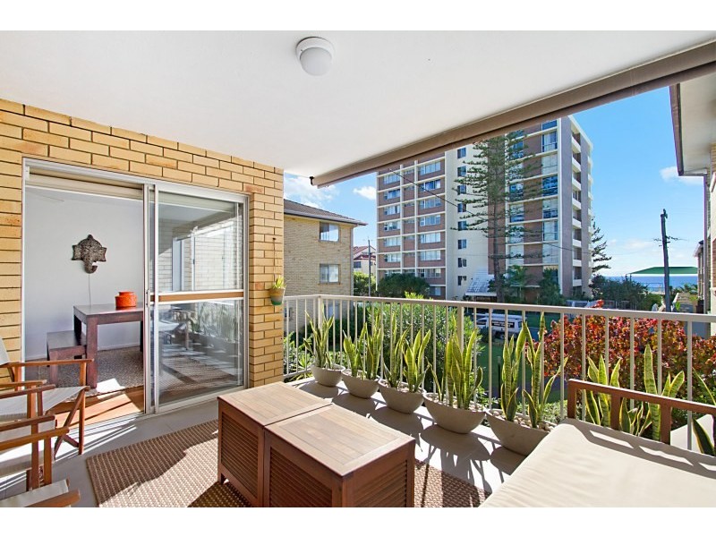 9/2 Nagel Avenue, Miami QLD 4220