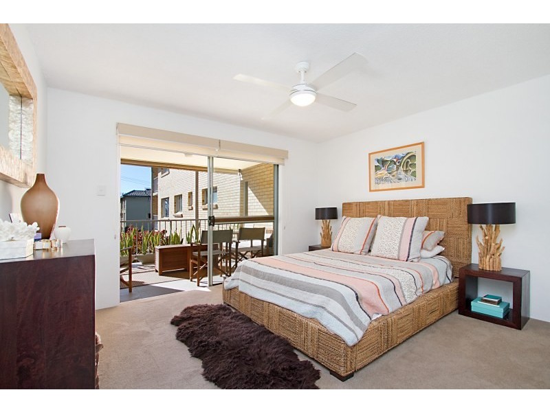 9/2 Nagel Avenue, Miami QLD 4220