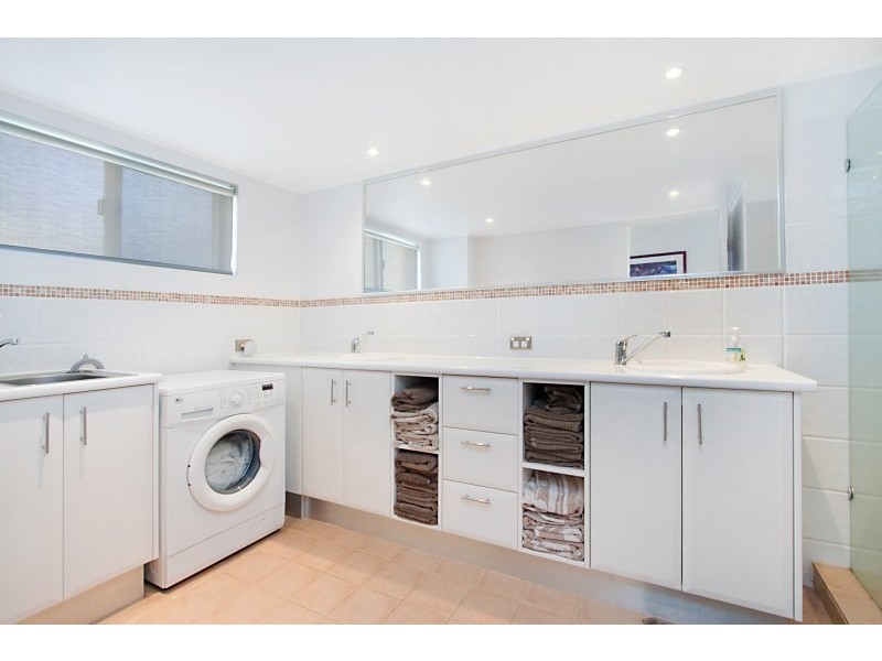 9/2 Nagel Avenue, Miami QLD 4220