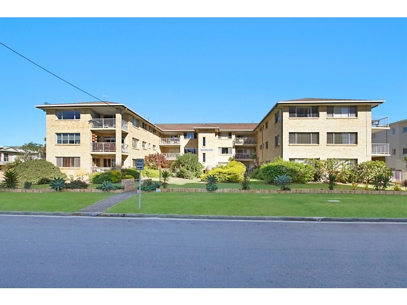 9/2 Nagel Avenue, Miami QLD 4220