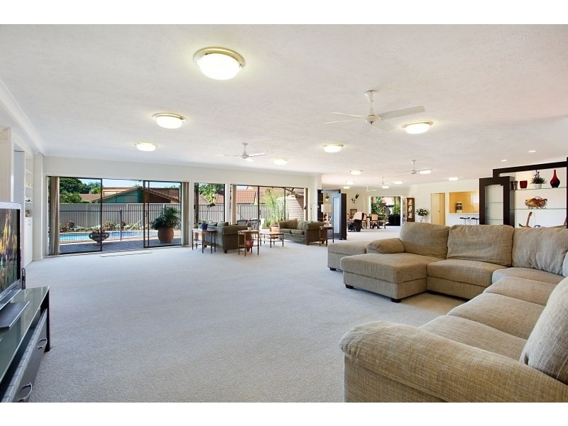 39/172 Barrier Reef Drive, Mermaid Waters QLD 4218