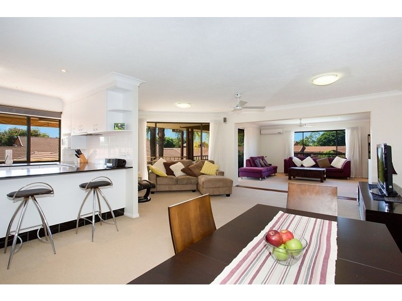 39/172 Barrier Reef Drive, Mermaid Waters QLD 4218