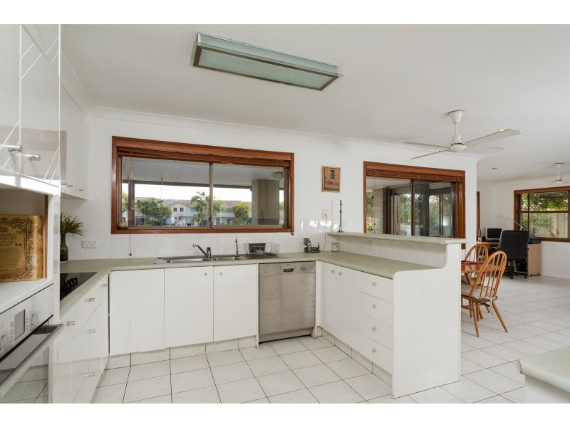 69 Guineas Creek Road, Currumbin Waters QLD 4223