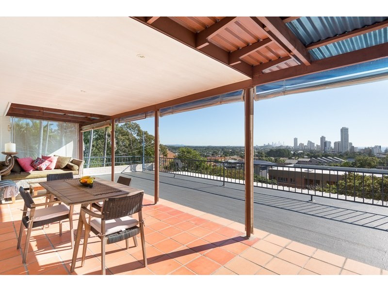 3/4 East Street, Burleigh Heads QLD 4220