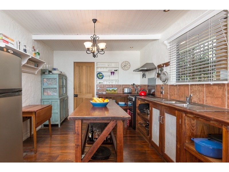 3/4 East Street, Burleigh Heads QLD 4220