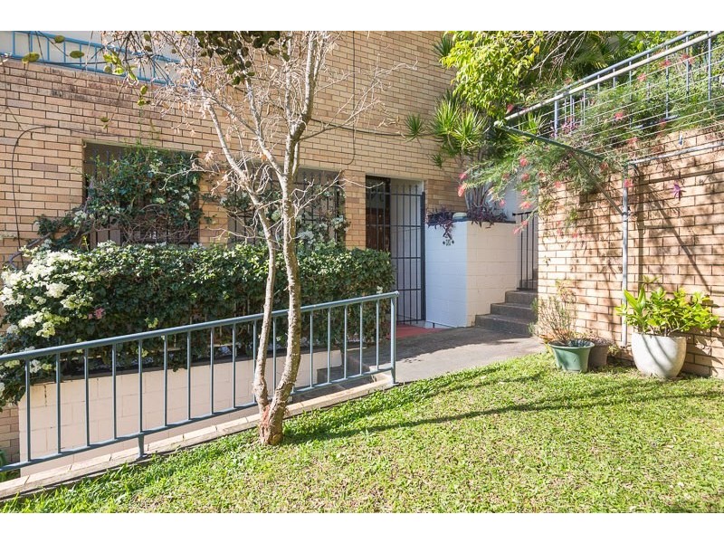 3/4 East Street, Burleigh Heads QLD 4220