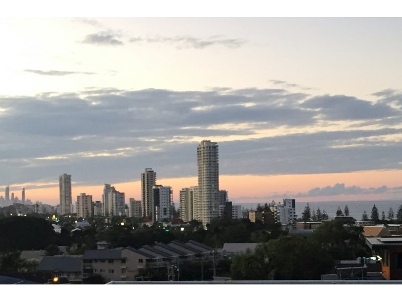 3/4 East Street, Burleigh Heads QLD 4220
