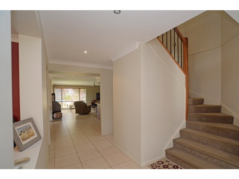 9 York Creek Crescent, Reedy Creek QLD 4227