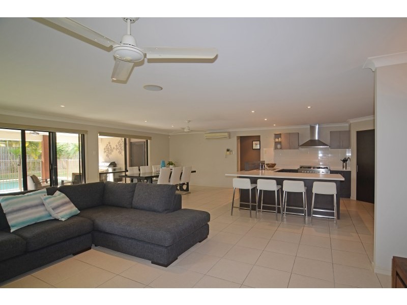 67 Observatory Drive, Reedy Creek QLD 4227