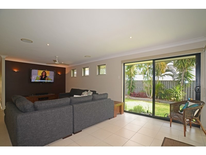 67 Observatory Drive, Reedy Creek QLD 4227