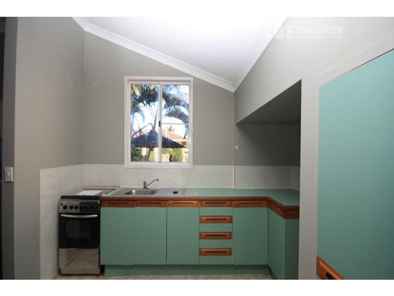 28 Evandale Crescent, Miami QLD 4220