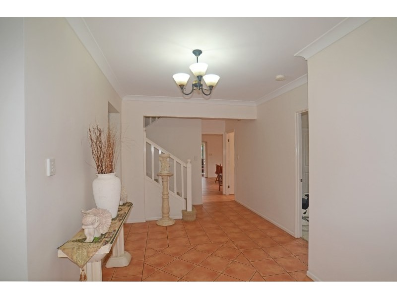 110 Dipper Drive, Burleigh Waters QLD 4220