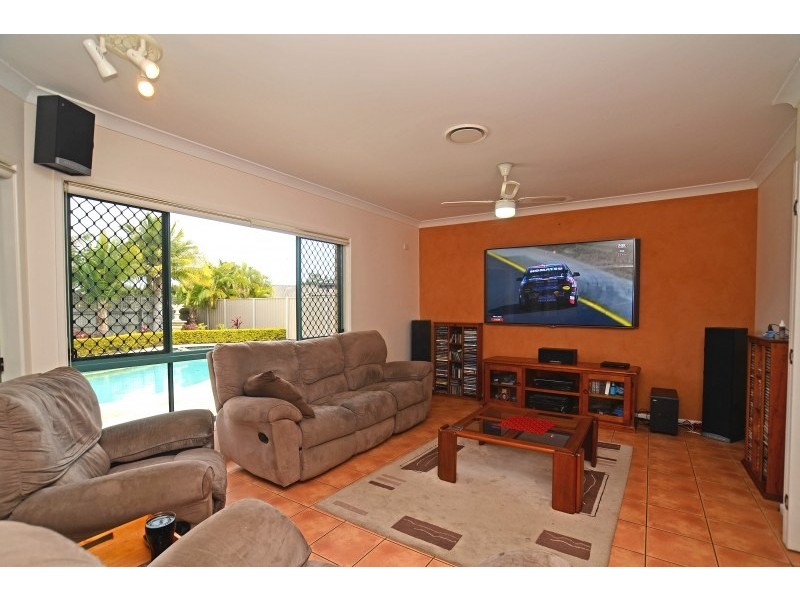 110 Dipper Drive, Burleigh Waters QLD 4220