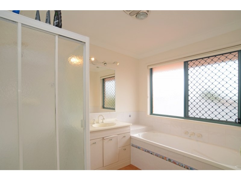 110 Dipper Drive, Burleigh Waters QLD 4220