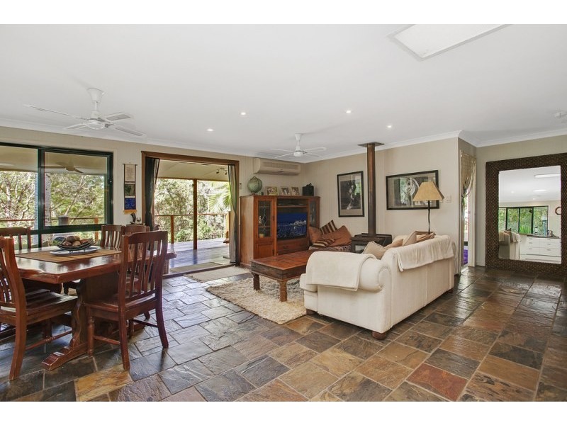 105 Henri Robert Drive, Clagiraba QLD 4211