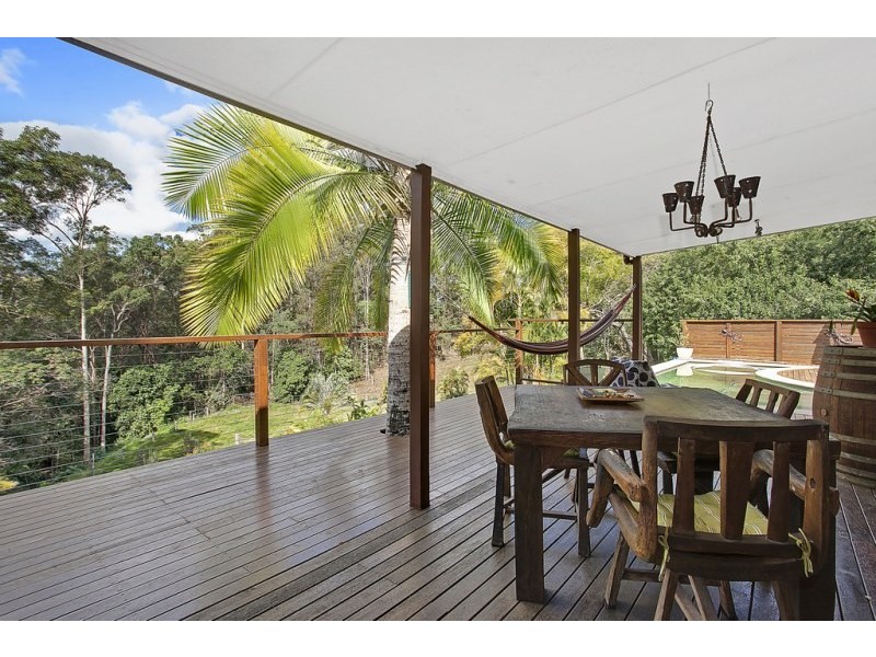 105 Henri Robert Drive, Clagiraba QLD 4211