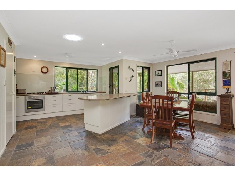 105 Henri Robert Drive, Clagiraba QLD 4211