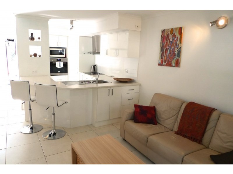 16 Crescent Avenue, Mermaid Beach QLD 4218