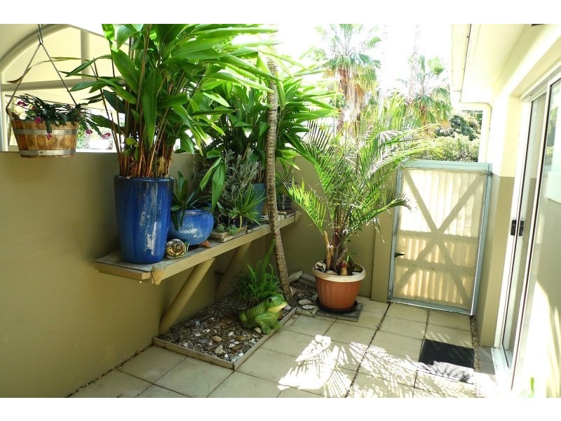 16 Crescent Avenue, Mermaid Beach QLD 4218