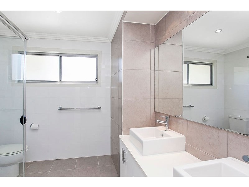 1/12 Careel Close, Helensvale QLD 4212