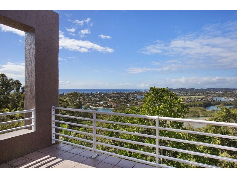 8 Gabrielle Grove, Burleigh Heads QLD 4220