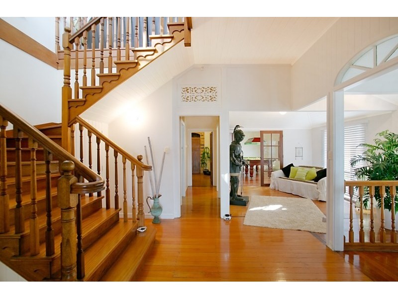 2 Nathan Street, Burleigh Heads QLD 4220