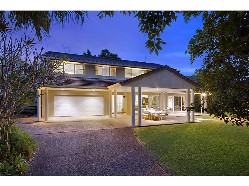 16 Evans Drive, Benowa QLD 4217