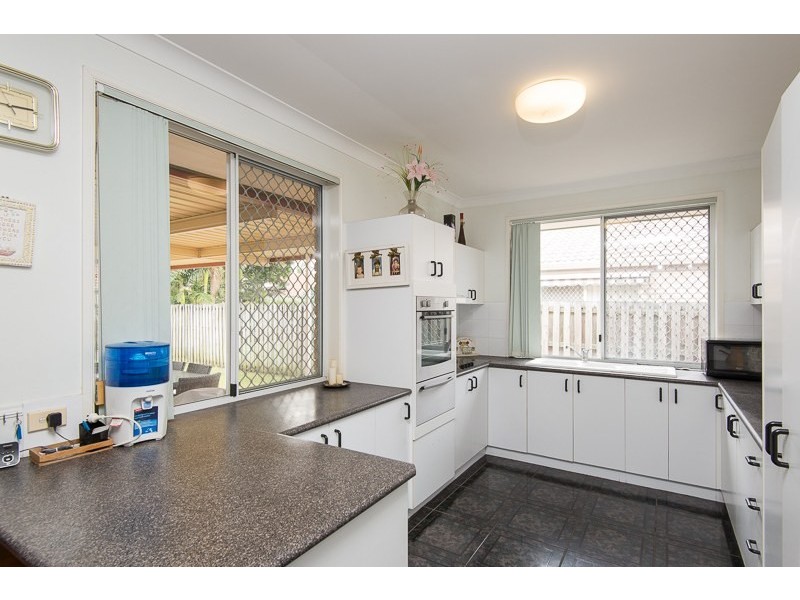 6 Goldfinch Avenue, Burleigh Waters QLD 4220