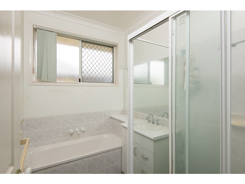 6 Goldfinch Avenue, Burleigh Waters QLD 4220