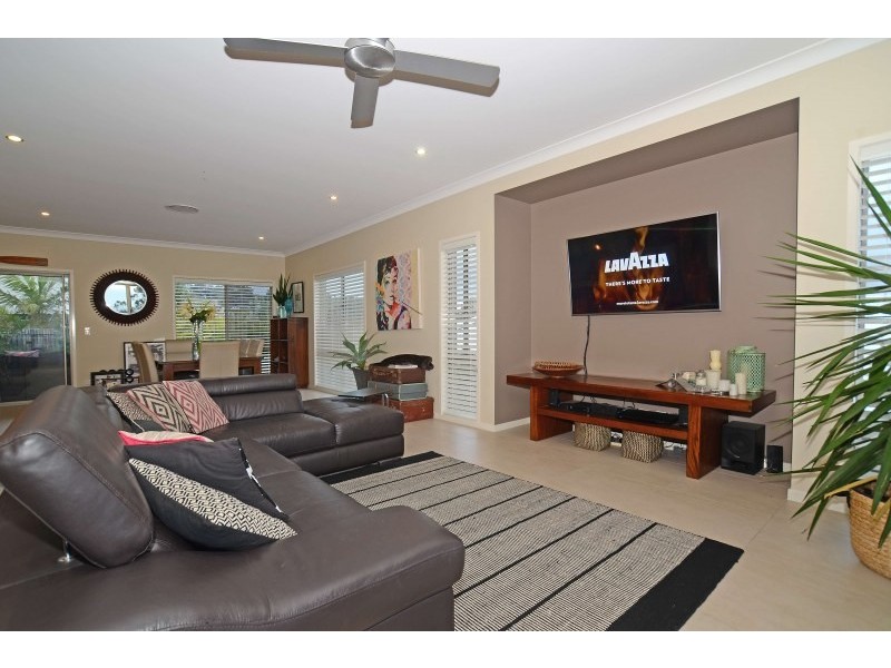 4 Monserrat Court, Reedy Creek QLD 4227