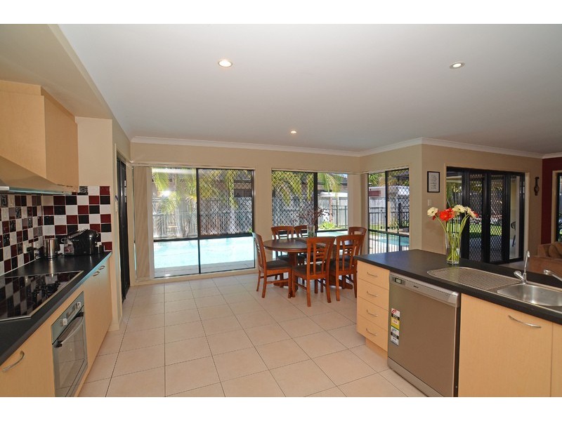 68 Observatory Drive, Reedy Creek QLD 4227