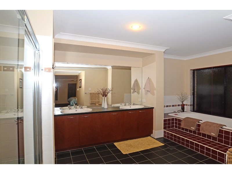 68 Observatory Drive, Reedy Creek QLD 4227
