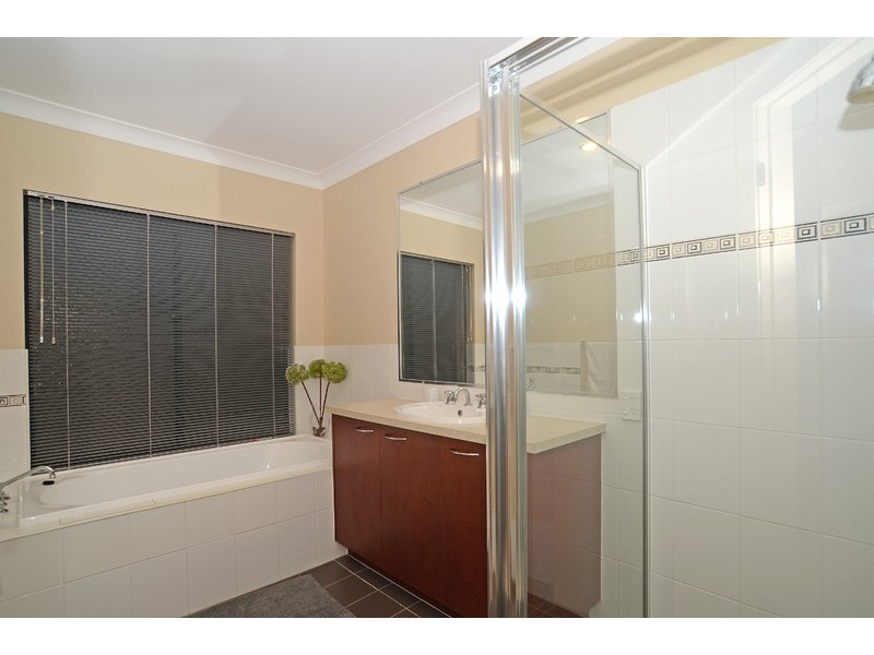 68 Observatory Drive, Reedy Creek QLD 4227