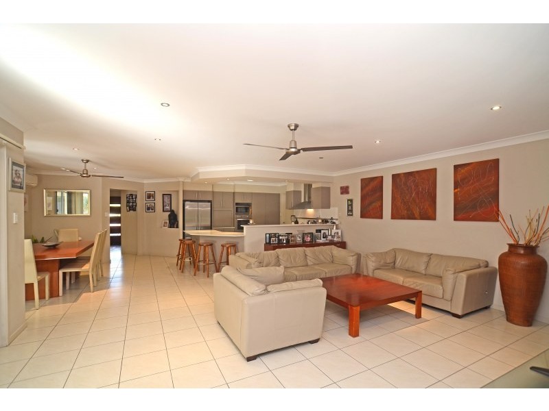 12 Peregrine Street, Reedy Creek QLD 4227