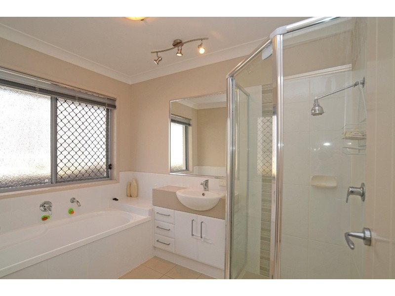 12 Peregrine Street, Reedy Creek QLD 4227