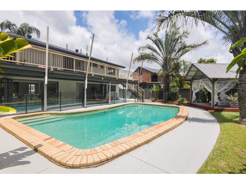 13 Honeyeater Drive, Burleigh Waters QLD 4220