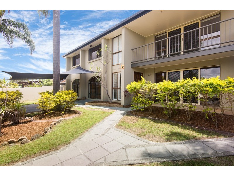 13 Honeyeater Drive, Burleigh Waters QLD 4220