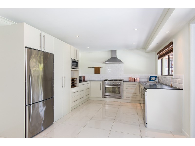 13 Honeyeater Drive, Burleigh Waters QLD 4220