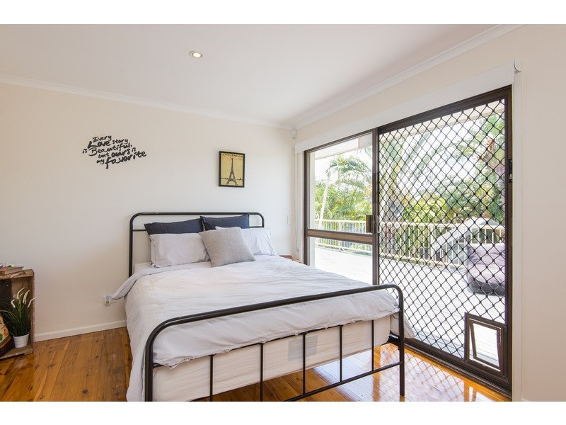 13 Honeyeater Drive, Burleigh Waters QLD 4220