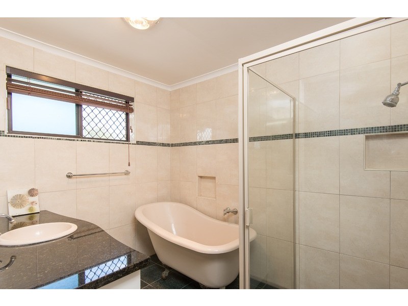 13 Honeyeater Drive, Burleigh Waters QLD 4220