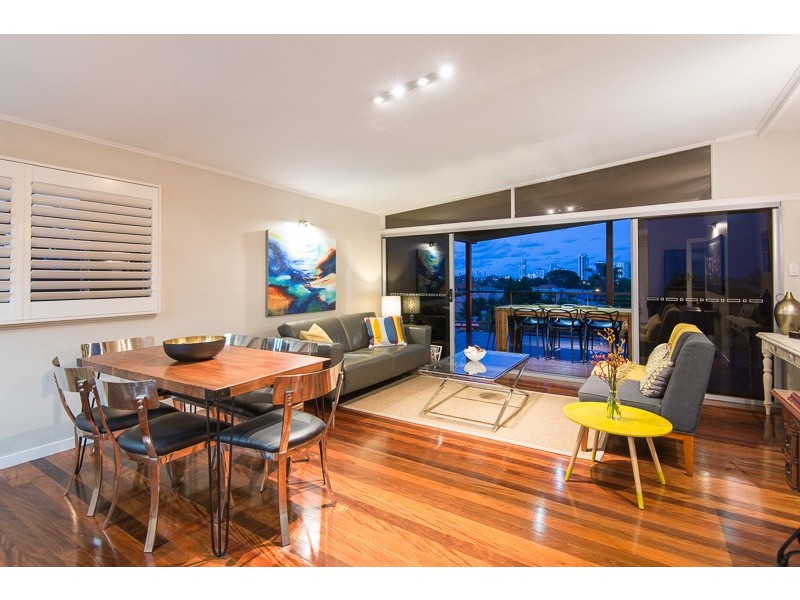 17 East Street, Burleigh Heads QLD 4220