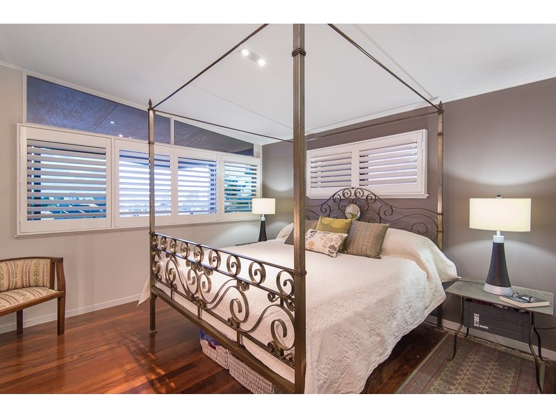 17 East Street, Burleigh Heads QLD 4220