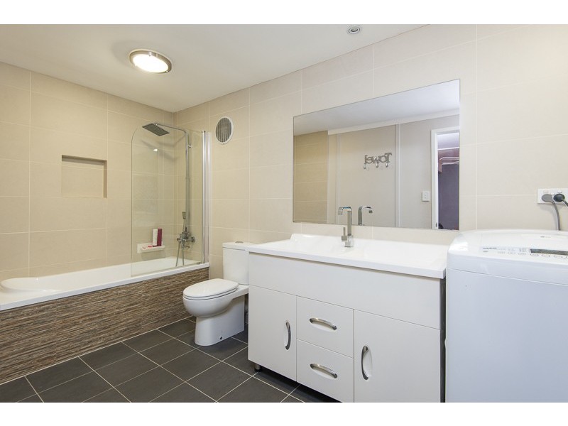 17 East Street, Burleigh Heads QLD 4220