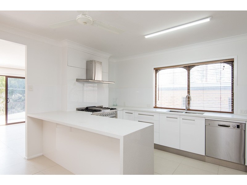 2/53 Hayle Street, Burleigh Heads QLD 4220